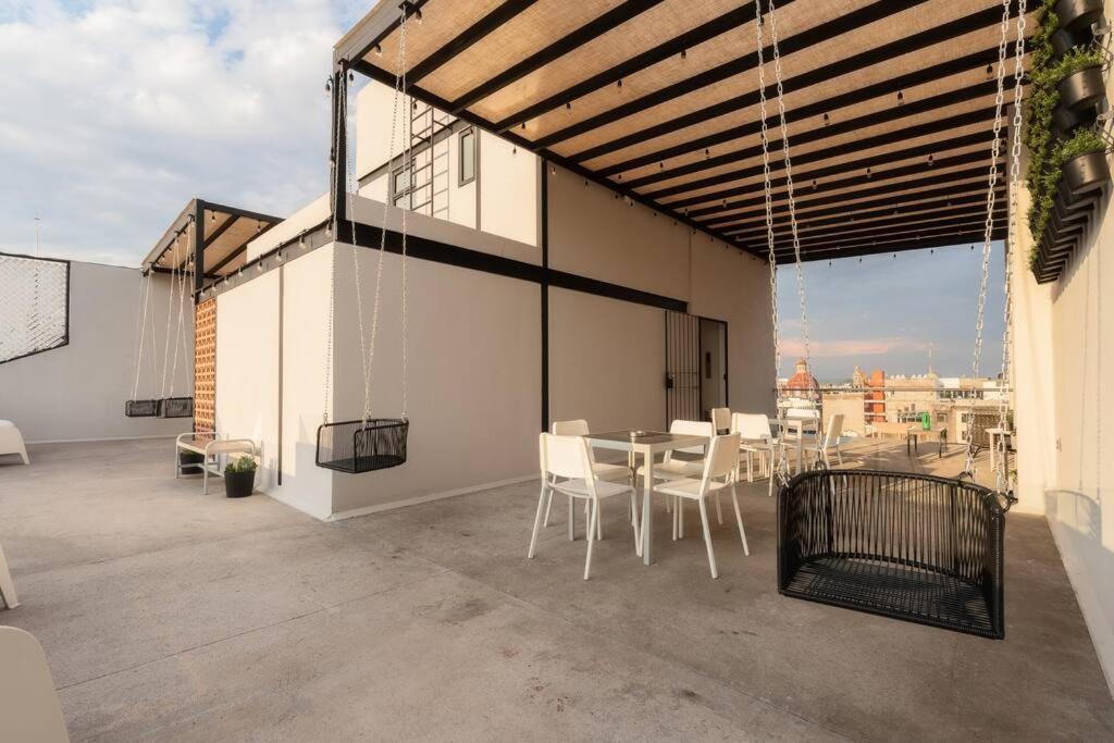 P501 2bdrm 2bath Ac Rooftop Apartment *